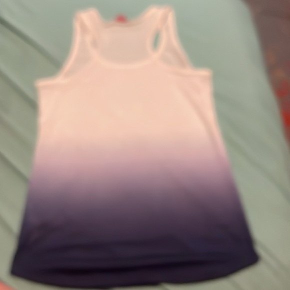 Omber guess top, size extra small, white and purple in colour - Picture 4 of 4